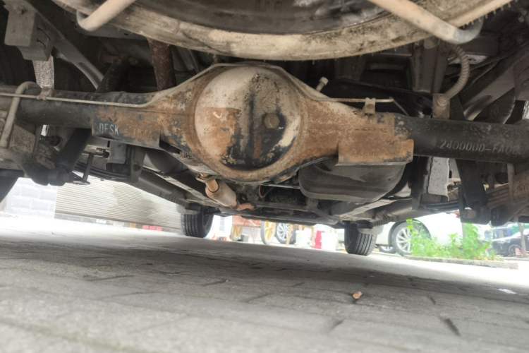 Used Dongfeng Fengon 330 2016 1.2L Manual Base Version DK12-07 Chassis Rear