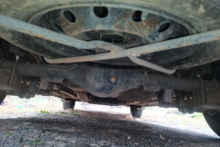 Used Dongfeng Fengon 330 2016 1.2L Manual Base Version DK12-07 Chassis Rear