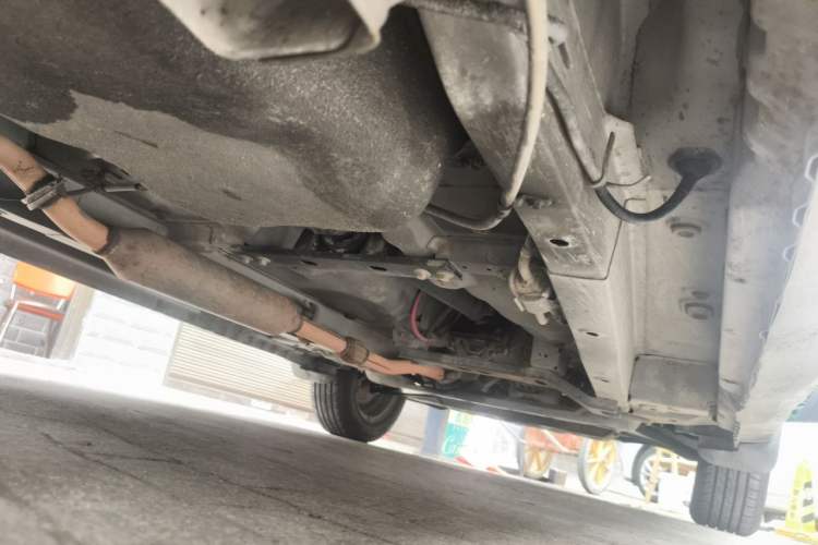 Used Dongfeng Fengon 330 2016 1.2L Manual Base Version DK12-07 Chassis Rear Right