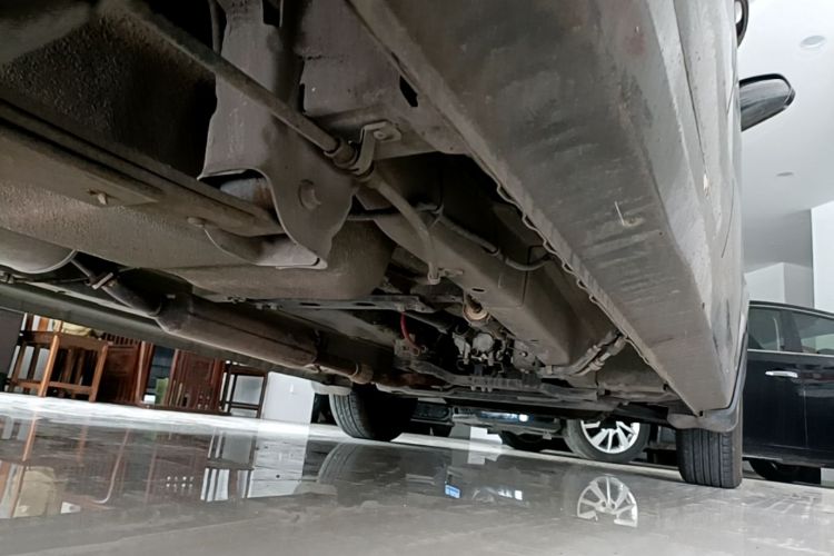 Used Dongfeng Fengon 330 2016 1.2L Manual Base Version DK12-07 Chassis Rear Right