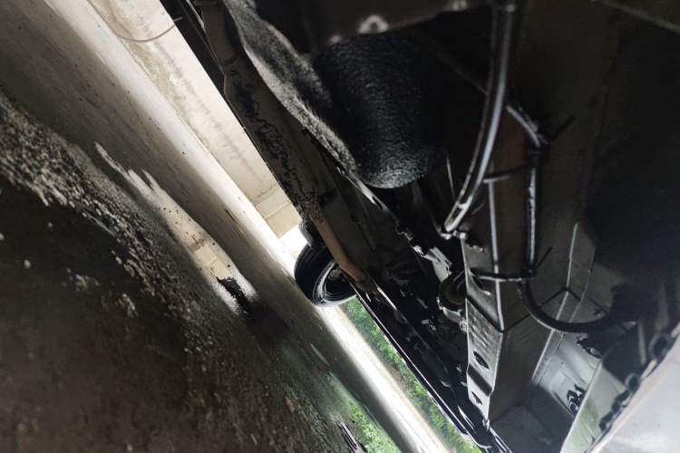 Used Dongfeng Fengon 330 2016 1.2L Manual Base Version DK12-07 Chassis Rear Right