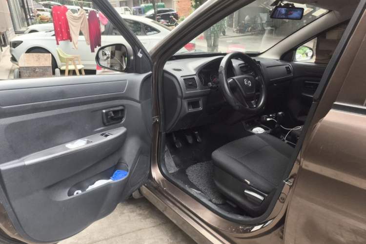 Used Dongfeng Fengon 330 2016 1.2L Manual Base Version DK12-07 Driver Seat