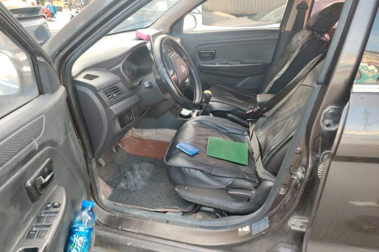 Used Dongfeng Fengon 330 2016 1.5L Manual Enjoyment Model DK15 Driver Seat