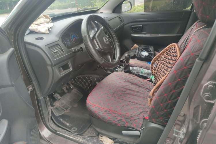 Used Dongfeng Fengon 330 2016 1.5L Manual Enjoyment Model DK15 Driver Seat