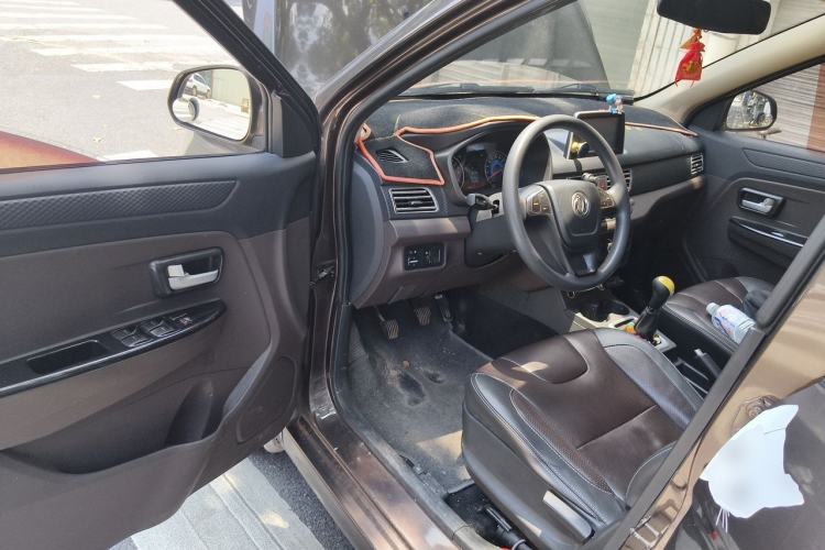 Used Dongfeng Fengon 330 2016 1.5L Manual Enjoyment Model DK15 Driver Seat