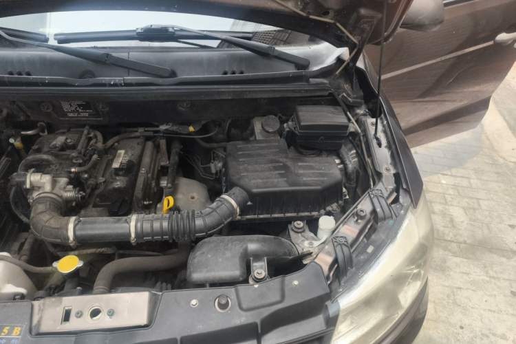 Used Dongfeng Fengon 330 2016 1.2L Manual Base Version DK12-07 Engine Bay Left