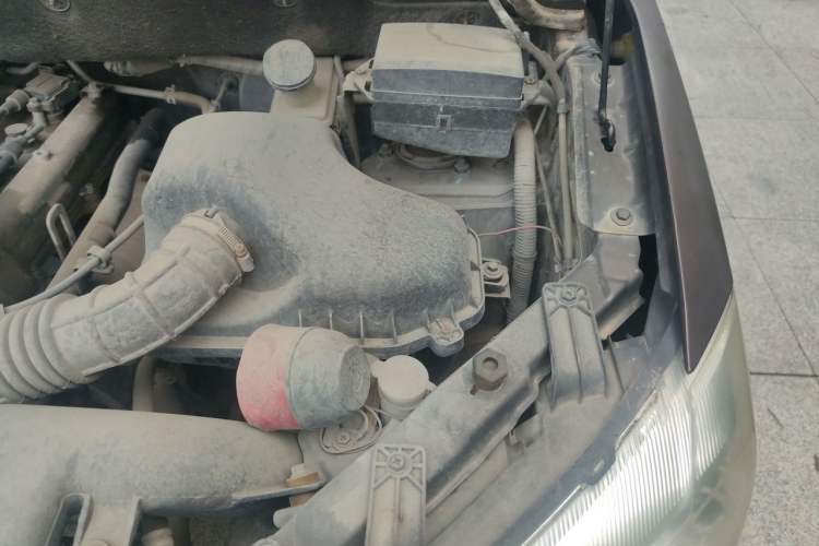 Used Dongfeng Fengon 330 2016 1.5L Manual Enjoyment Model DK15 Engine Bay Left