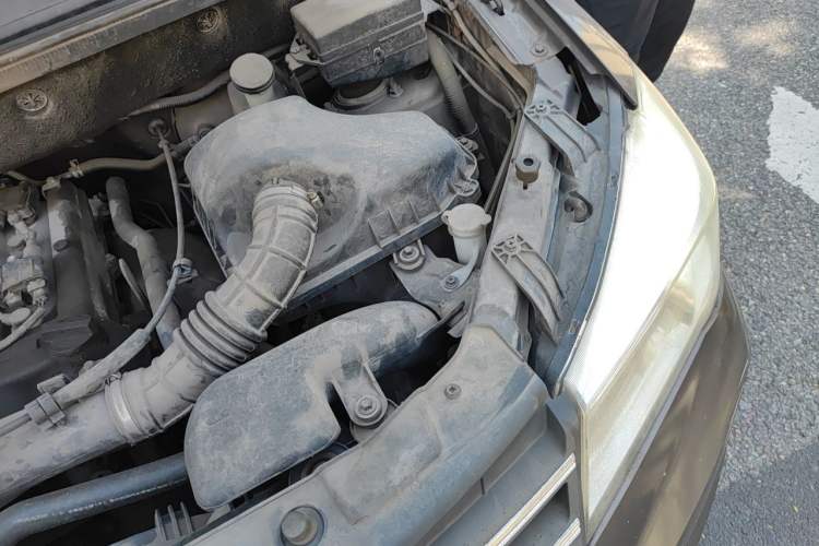 Used Dongfeng Fengon 330 2016 1.5L Manual Enjoyment Model DK15 Engine Bay Left
