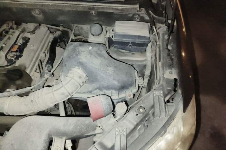 Used Dongfeng Fengon 330 2016 1.5L Manual Enjoyment Model DK15 Engine Bay Left