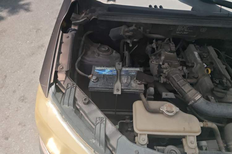 Used Dongfeng Fengon 330 2016 1.2L Manual Base Version DK12-07 Engine Bay Right
