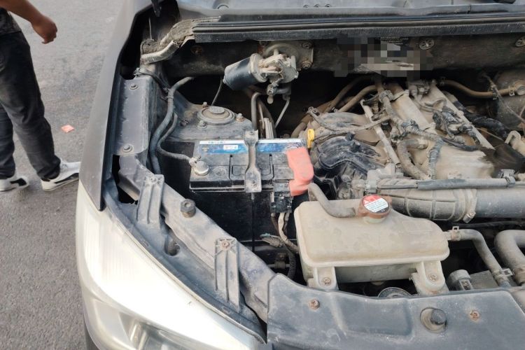 Used Dongfeng Fengon 330 2016 1.5L Manual Enjoyment Model DK15 Engine Bay Right