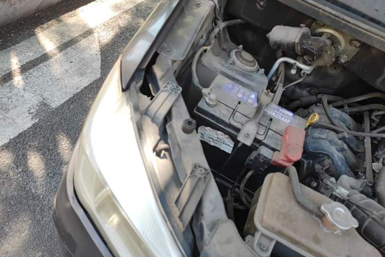Used Dongfeng Fengon 330 2016 1.5L Manual Enjoyment Model DK15 Engine Bay Right