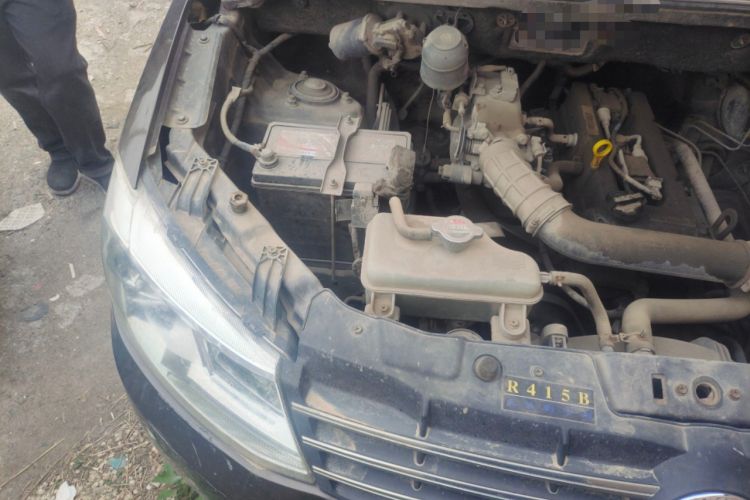 Used Dongfeng Fengon 330  Engine Bay Right