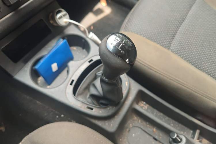 Used Dongfeng Fengon 330 2016 1.2L Manual Base Version DK12-07 Gear Lever