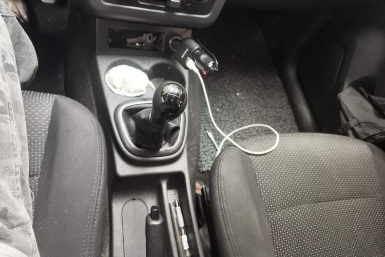 Used Dongfeng Fengon 330 2016 1.2L Manual Base Version DK12-07 Gear Lever