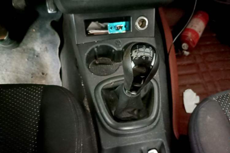 Used Dongfeng Fengon 330 2016 1.2L Manual Base Version DK12-07 Gear Lever