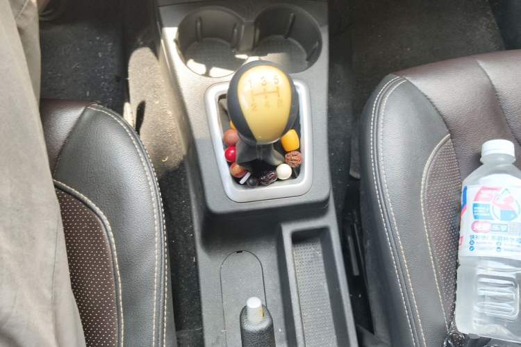 Used Dongfeng Fengon 330 2016 1.5L Manual Enjoyment Model DK15 Gear Lever
