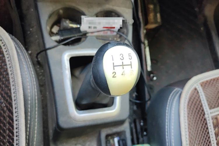 Used Dongfeng Fengon 330 2016 1.5L Manual Enjoyment Model DK15 Gear Lever