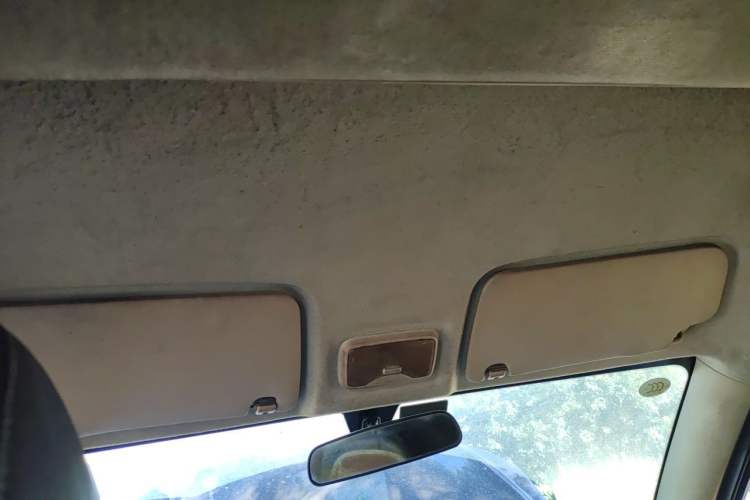 Used Dongfeng Fengon 330 2016 1.5L Manual Enjoyment Model DK15 Headliner
