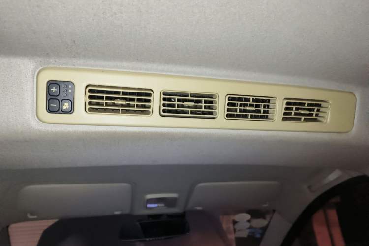 Used Dongfeng Fengon 330 2016 1.5L Manual Enjoyment Model DK15 Headliner