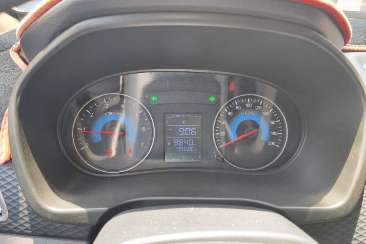 Used Dongfeng Fengon 330 2016 1.5L Manual Enjoyment Model DK15 Instrument Cluster