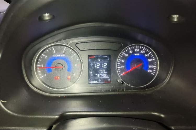 Used Dongfeng Fengon 330 2016 1.5L Manual Enjoyment Model DK15 Instrument Cluster