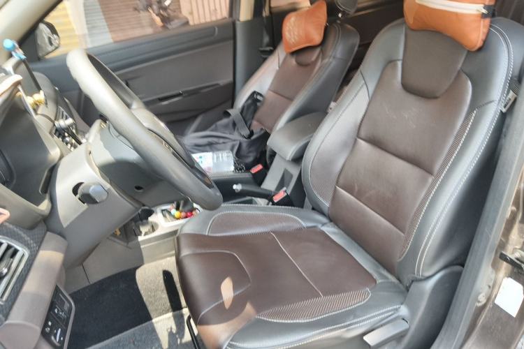 Used Dongfeng Fengon 330 2016 1.5L Manual Enjoyment Model DK15 Left Front Seat