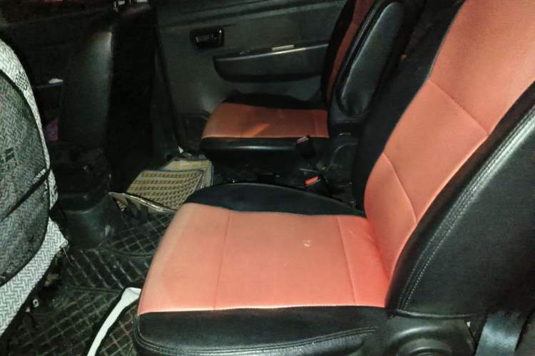 Used Dongfeng Fengon 330 2016 1.5L Manual Enjoyment Model DK15 Left Rear Seat