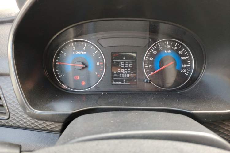 Used Dongfeng Fengon 330 2016 1.5L Manual Enjoyment Model DK15 Odometer Close Up
