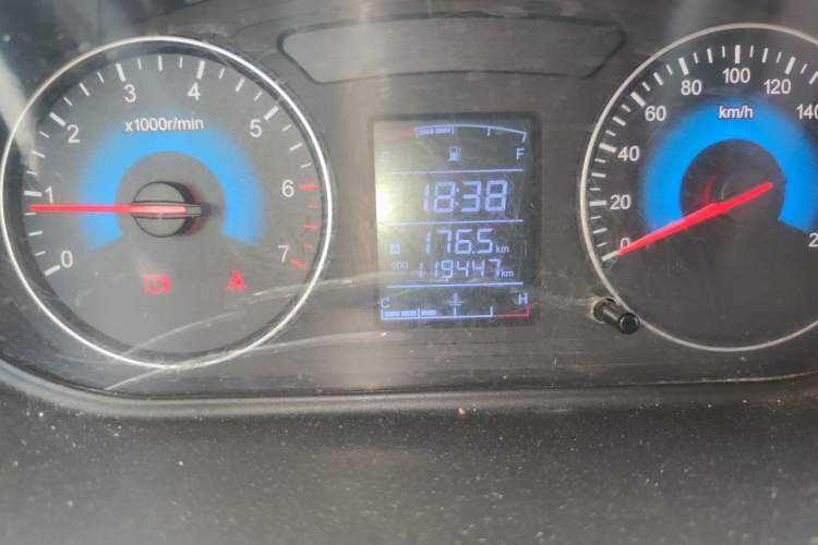 Used Dongfeng Fengon 330 2016 1.5L Manual Enjoyment Model DK15 Odometer Close Up