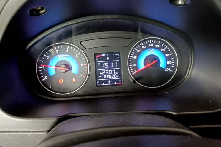 Used Dongfeng Fengon 330 2016 1.2L Manual Base Version DK12-07 Odometer Close Up