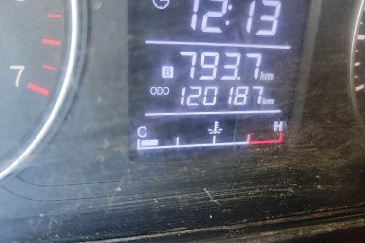 Used Dongfeng Fengon 330 2016 1.5L Manual Enjoyment Model DK15 Odometer Close Up