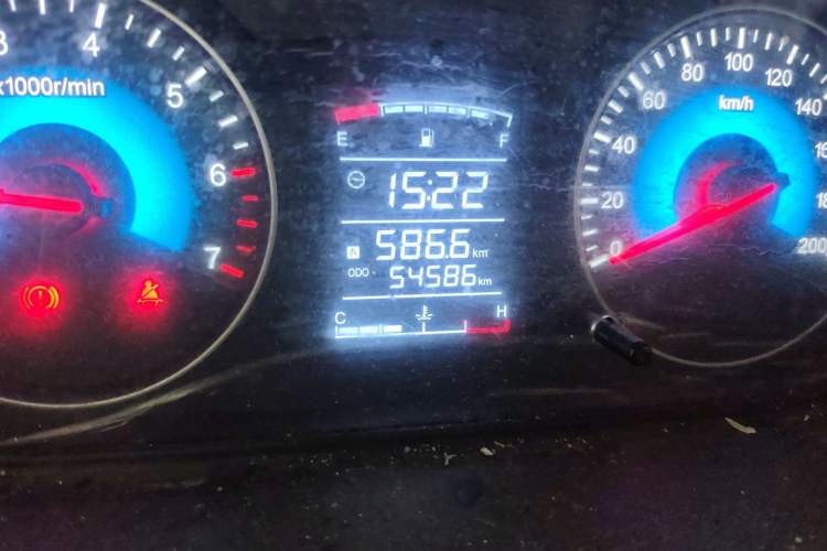 Used Dongfeng Fengon 330 2016 1.2L Manual Base Version DK12-07 Odometer Close Up