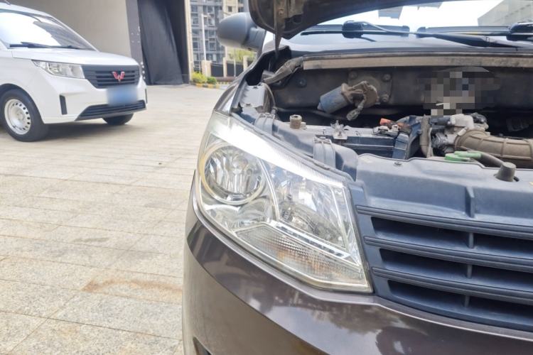 Used Dongfeng Fengon 330 2016 1.2L Manual Base Version DK12-07 Right Front Headlight