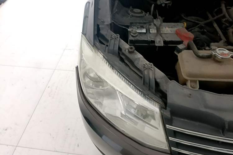 Used Dongfeng Fengon 330 2016 1.2L Manual Base Version DK12-07 Right Front Headlight