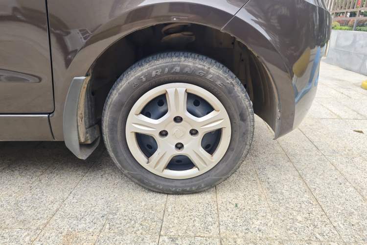 Used Dongfeng Fengon 330 2016 1.2L Manual Base Version DK12-07 Right Front Wheel Hub