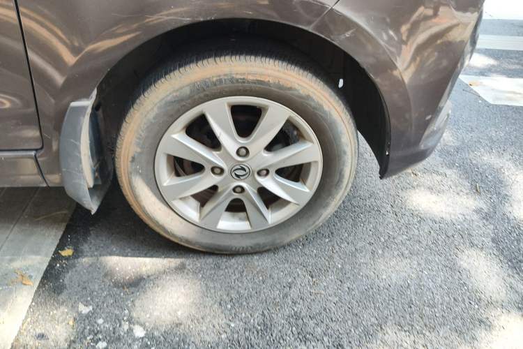 Used Dongfeng Fengon 330 2016 1.5L Manual Enjoyment Model DK15 Right Front Wheel Hub