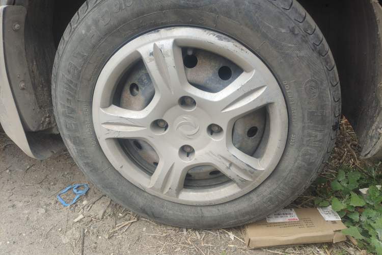 Used Dongfeng Fengon 330  Right Front Wheel Hub