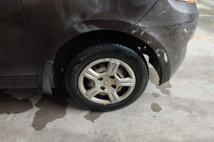 Used Dongfeng Fengon 330 2016 1.2L Manual Base Version DK12-07 Right Front Wheel Hub