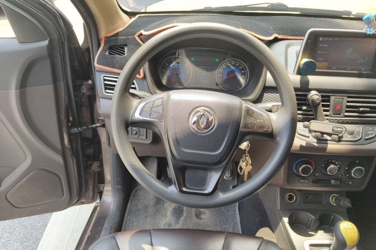 Used Dongfeng Fengon 330 2016 1.5L Manual Enjoyment Model DK15 Steering Wheel