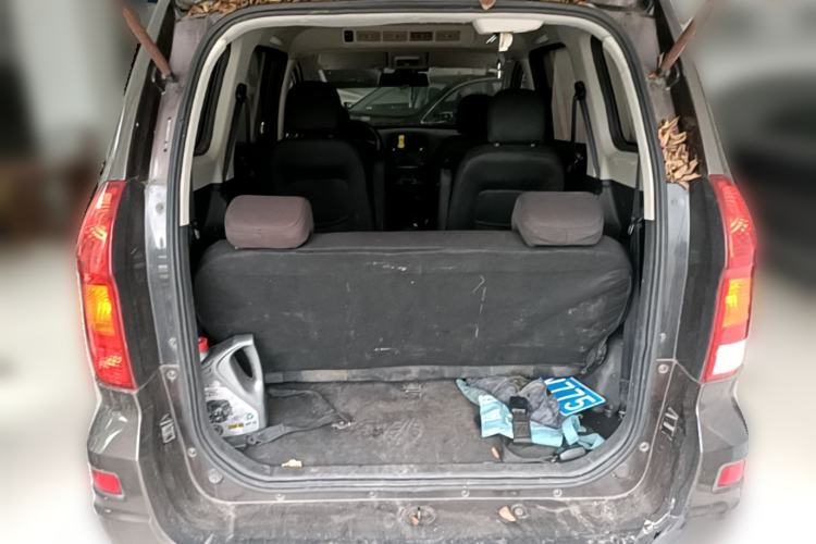 Used Dongfeng Fengon 330 2016 1.2L Manual Base Version DK12-07 Trunk