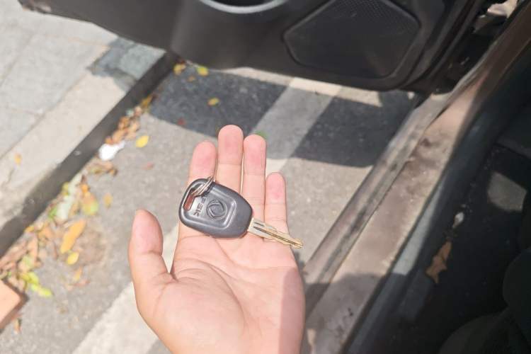 Used Dongfeng Fengon 330 2016 1.2L Manual Base Version DK12-07 Vehicle Key