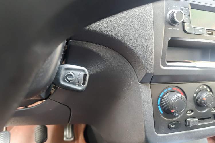 Used Dongfeng Fengon 330 2016 1.2L Manual Base Version DK12-07 Vehicle Key