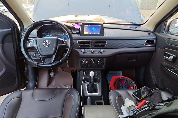Used Dongfeng Fengon 330 2016 1.5L Manual Enjoyment Model DK15 Center Console