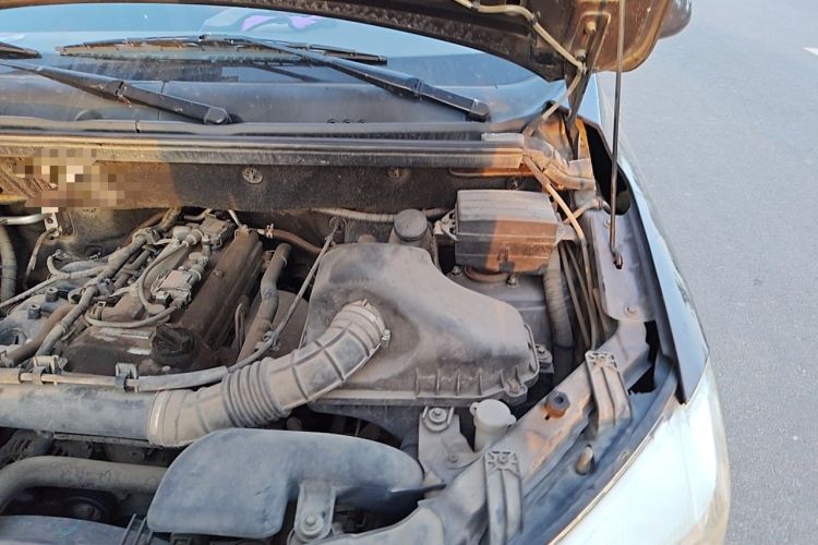 Used Dongfeng Fengon 330 2016 1.5L Manual Enjoyment Model DK15 Engine Bay Left