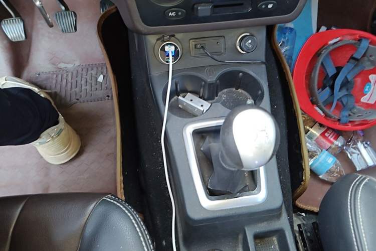 Used Dongfeng Fengon 330 2016 1.5L Manual Enjoyment Model DK15 Gear Lever