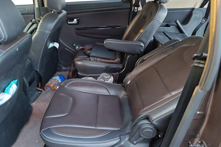 Used Dongfeng Fengon 330 2016 1.5L Manual Enjoyment Model DK15 Left Rear Seat
