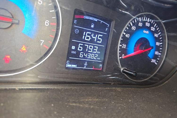 Used Dongfeng Fengon 330 2016 1.5L Manual Enjoyment Model DK15 Odometer Close Up