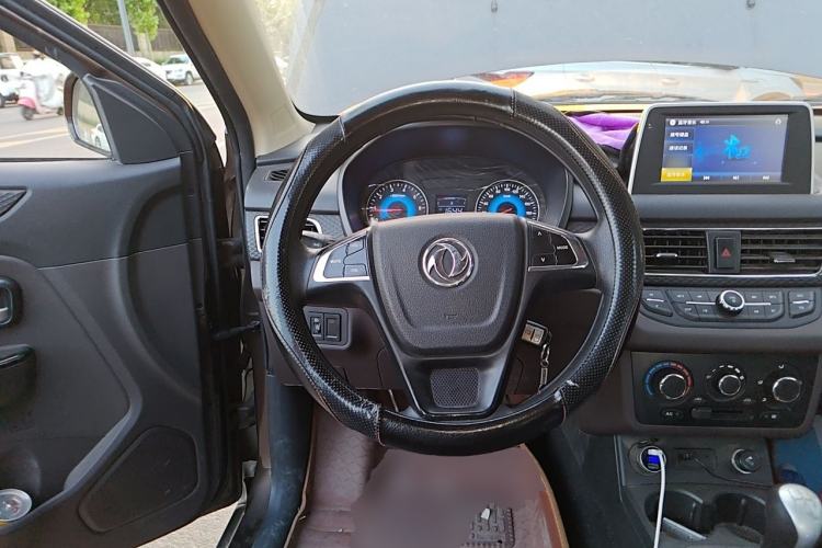 Used Dongfeng Fengon 330 2016 1.5L Manual Enjoyment Model DK15 Steering Wheel