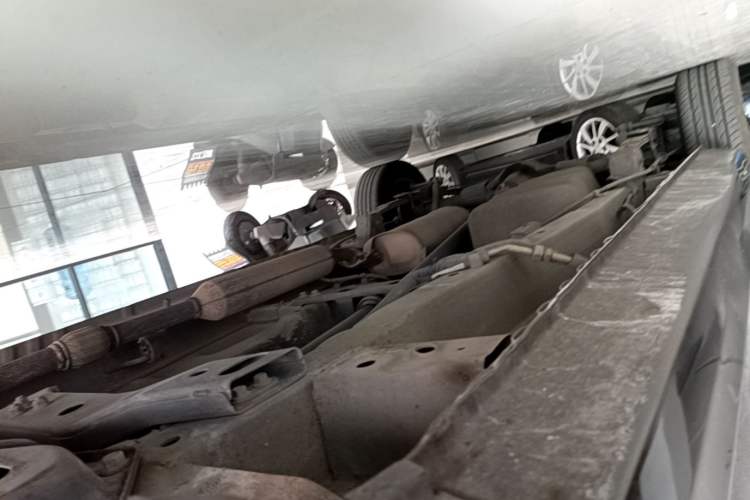Used Dongfeng Fengon 330 2016 1.5L Manual Enjoyment Model DK15 Chassis Front Right